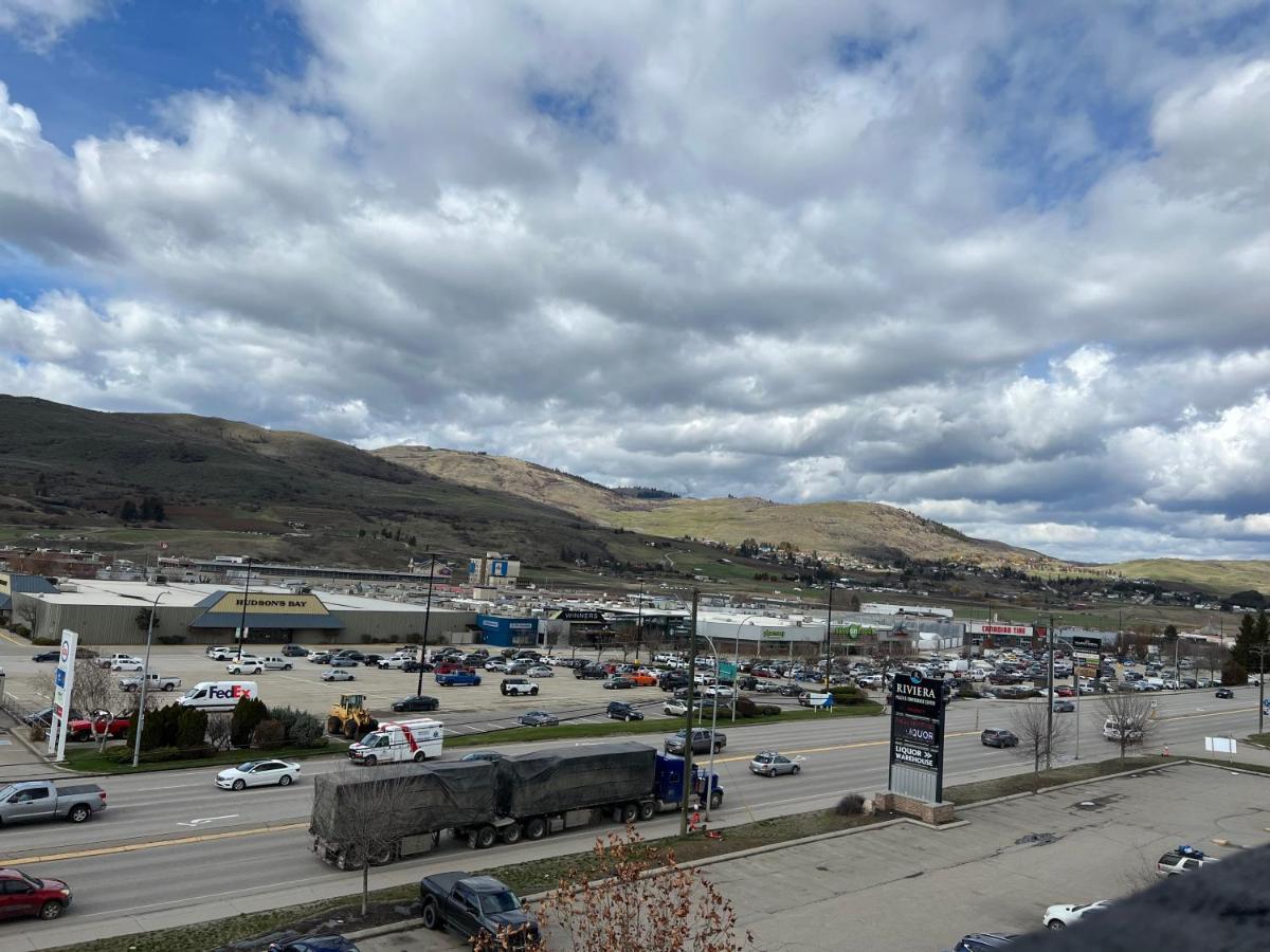 Divya Sutra Plaza And Conference Centre, Vernon, Bc Exterior photo