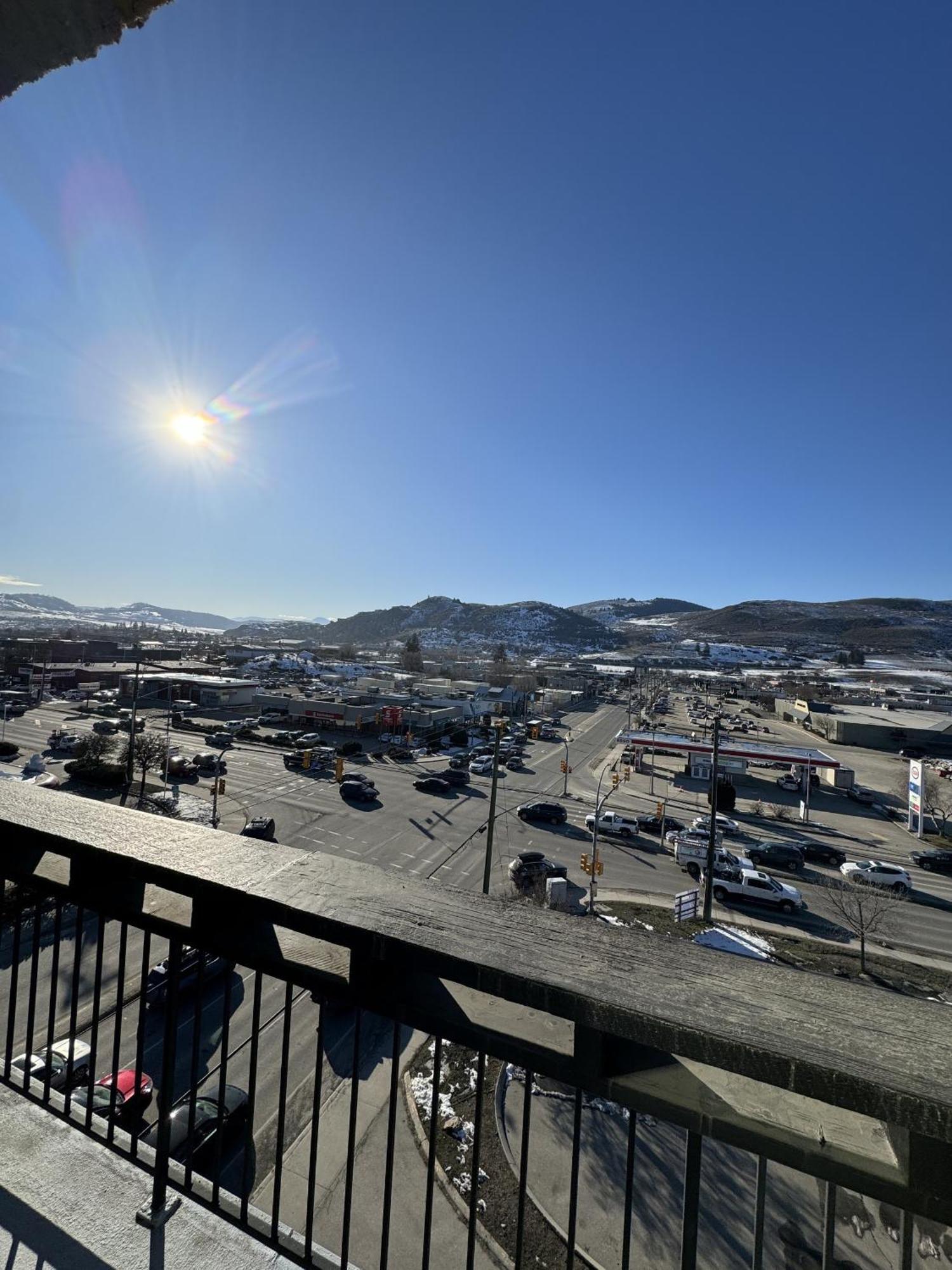 Divya Sutra Plaza And Conference Centre, Vernon, Bc Exterior photo